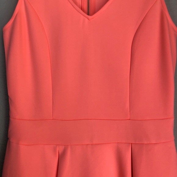 Sleeveless Romper in Large NWT - Picture 2 of 6